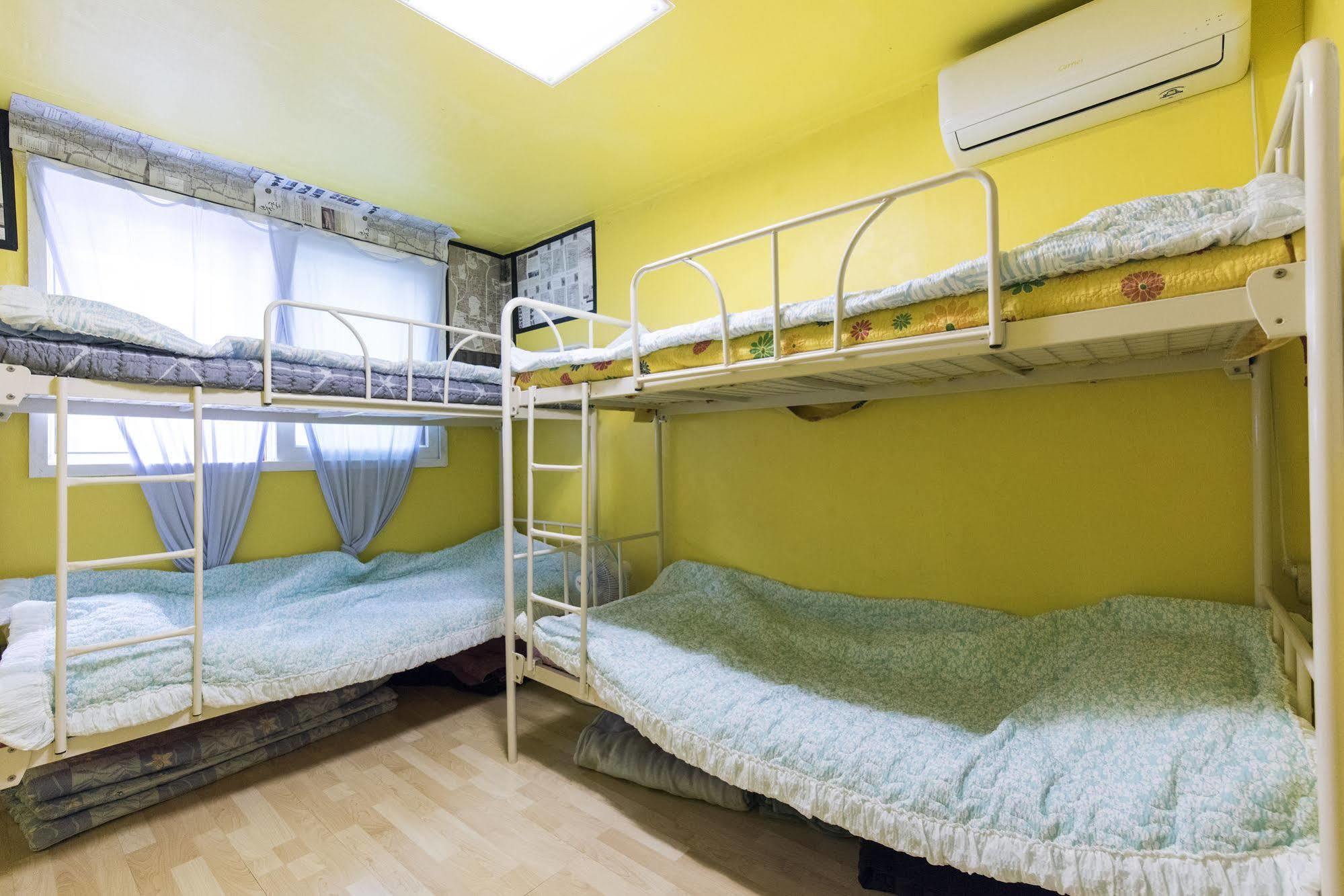 Hotel Y 2*